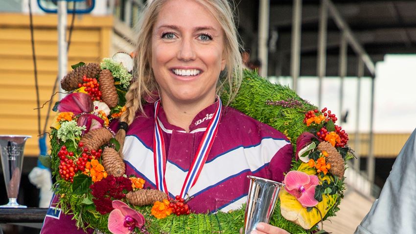 Anette Frønes vant NM for amatlører på hjemmebannen Klosterskogen i 2022. Foto: hesteguiden.com